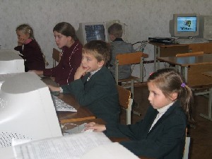 STCU Donates Computers and other Office Equipment to Local Ukrainian School